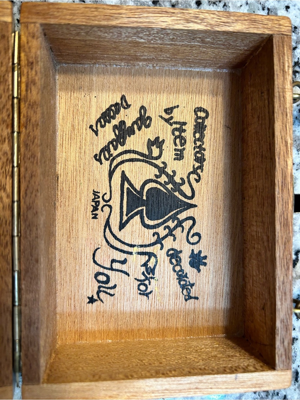 Vintage Gary Gail’s wooden small purse signed - Picture 5 of 5